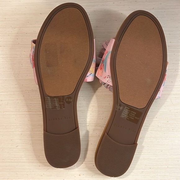 Gianni Bini slides with fun fabric flower embellishment - Picture 2 of 7